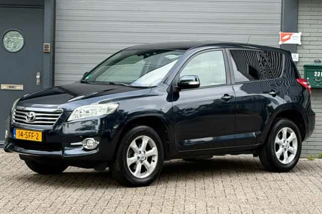 Toyota RAV4 (2011) thumbnail 1