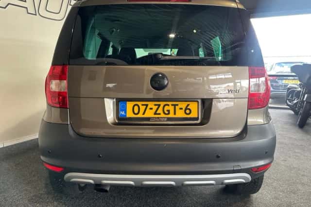Škoda Yeti (2012) thumbnail 4