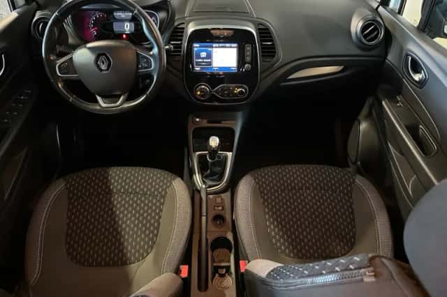 Renault Captur (2018) thumbnail 2