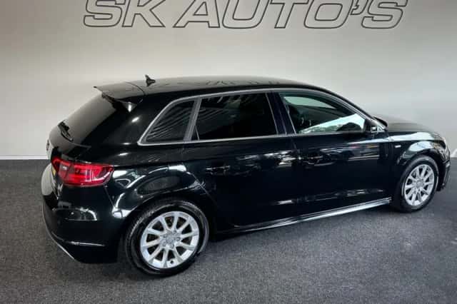 Audi A3 (2016) thumbnail 3