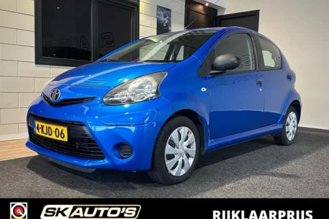 Toyota Aygo (2013) thumbnail 1