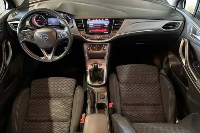 Opel Astra (2016) thumbnail 2