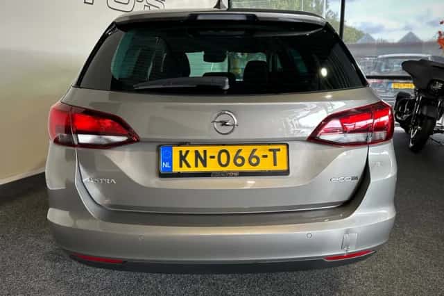 Opel Astra (2016) thumbnail 4