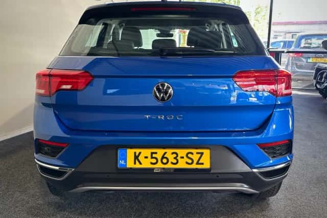 Volkswagen T-Roc (2021) thumbnail 4