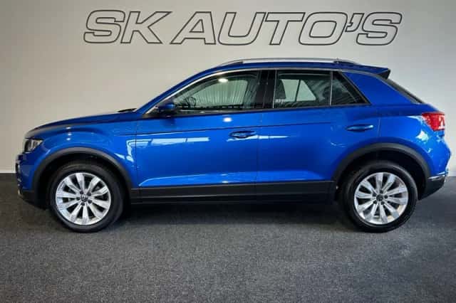 Volkswagen T-Roc (2021) thumbnail 5