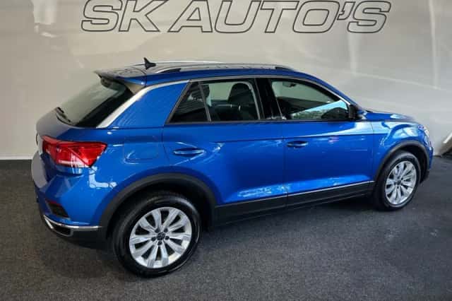 Volkswagen T-Roc (2021) thumbnail 6