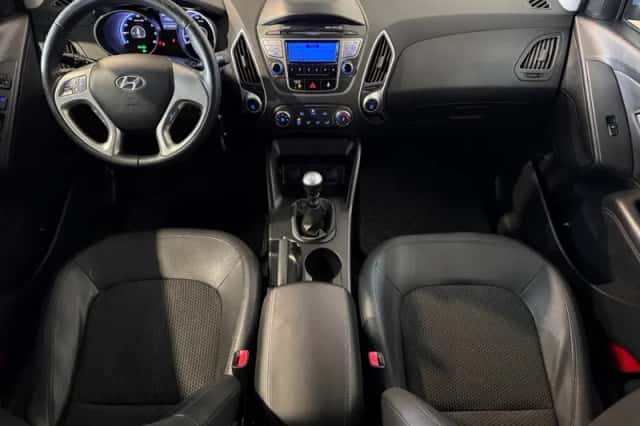 Hyundai ix35 (2012) thumbnail 2
