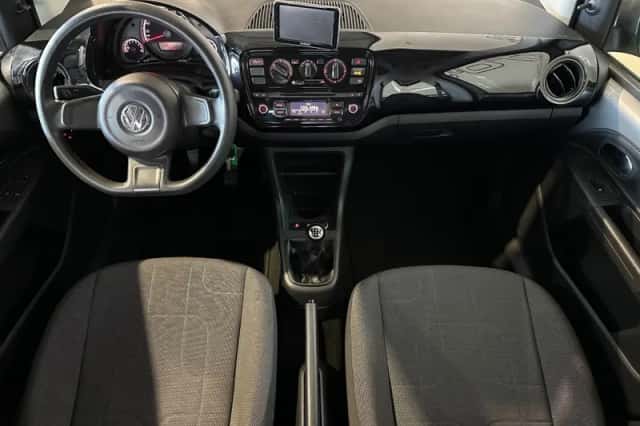 Volkswagen Up! (2015) thumbnail 2