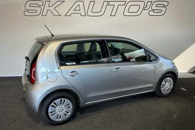 Volkswagen Up! (2015) thumbnail 3