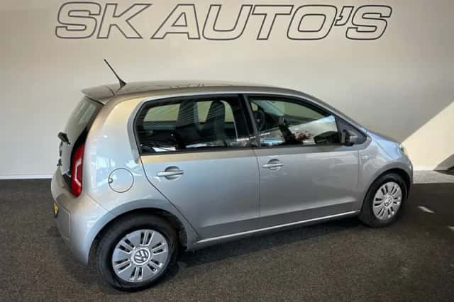 Volkswagen Up! (2015) thumbnail 6