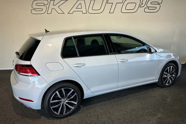Volkswagen Golf (2019) thumbnail 6