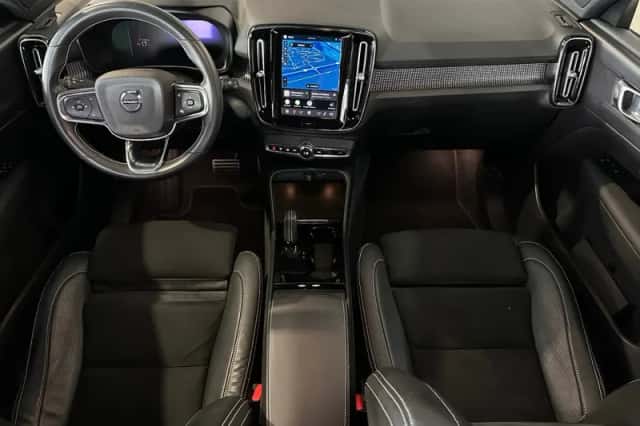 Volvo XC40 (2020) thumbnail 2
