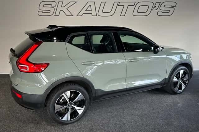 Volvo XC40 (2020) thumbnail 3