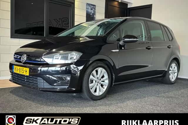 Volkswagen Golf (2017) thumbnail 1