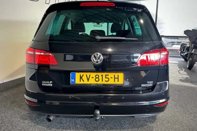 Volkswagen Golf (2017) thumbnail 4