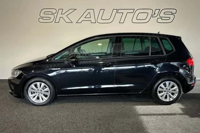 Volkswagen Golf (2017) thumbnail 5