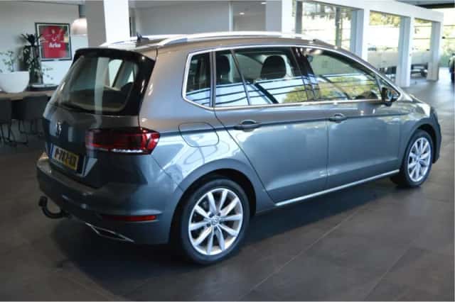 Volkswagen Golf Sportsvan (2018) thumbnail 4