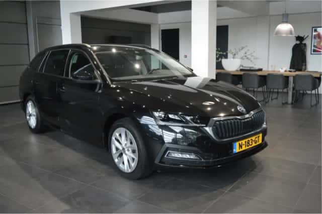 Škoda Octavia (2020) thumbnail 3