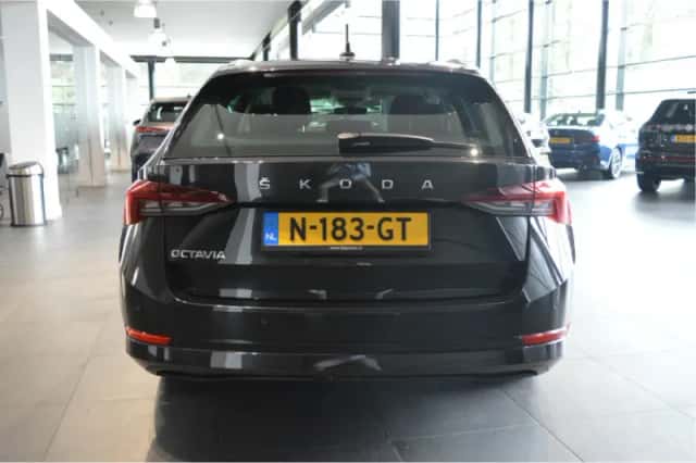 Škoda Octavia (2020) thumbnail 5