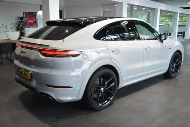 Porsche Cayenne Coupé (2019) thumbnail 4