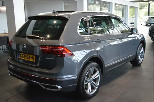 Volkswagen Tiguan (2021) thumbnail 4
