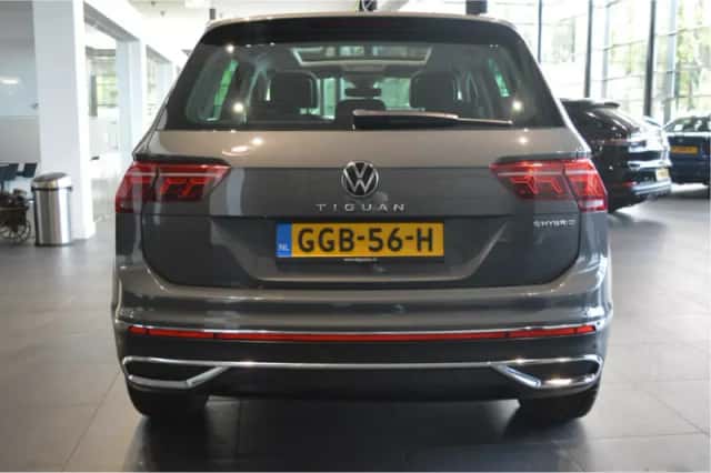 Volkswagen Tiguan (2021) thumbnail 5