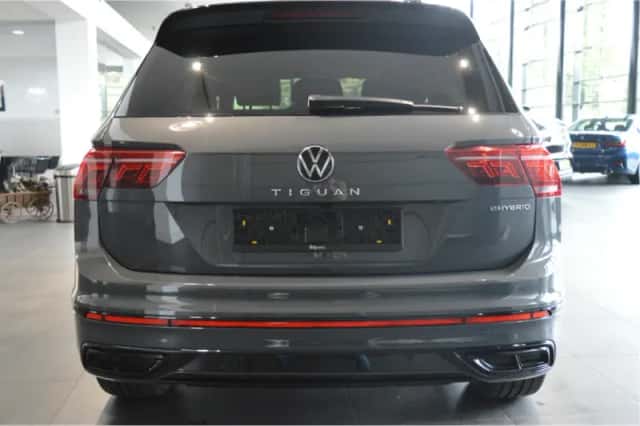 Volkswagen Tiguan (2021) thumbnail 5