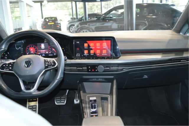 Volkswagen Golf (2021) thumbnail 2