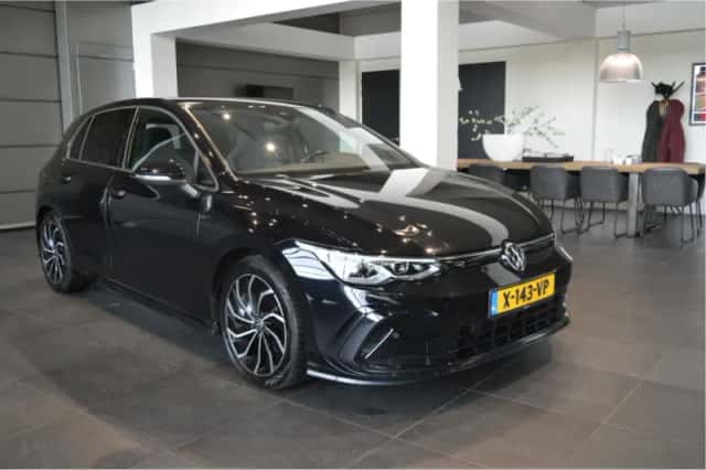 Volkswagen Golf (2021) thumbnail 4