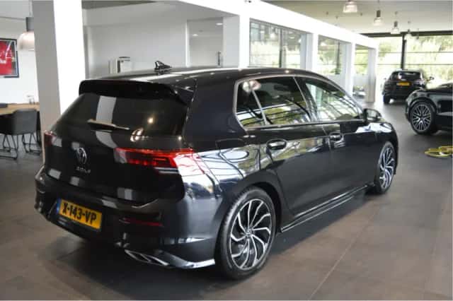 Volkswagen Golf (2021) thumbnail 5