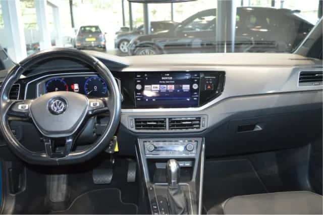 Volkswagen Polo (2017) thumbnail 2