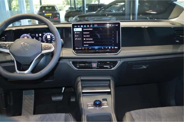 Volkswagen Tiguan (2026) thumbnail 2