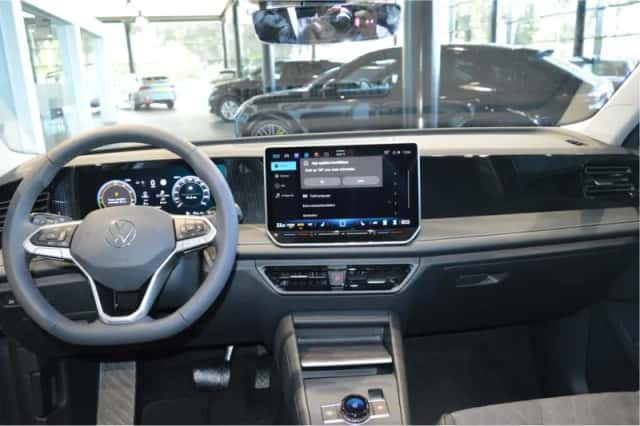 Volkswagen Tiguan (2026) thumbnail 2