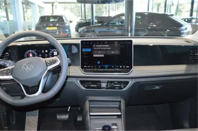 Volkswagen Tiguan (2026) thumbnail 2