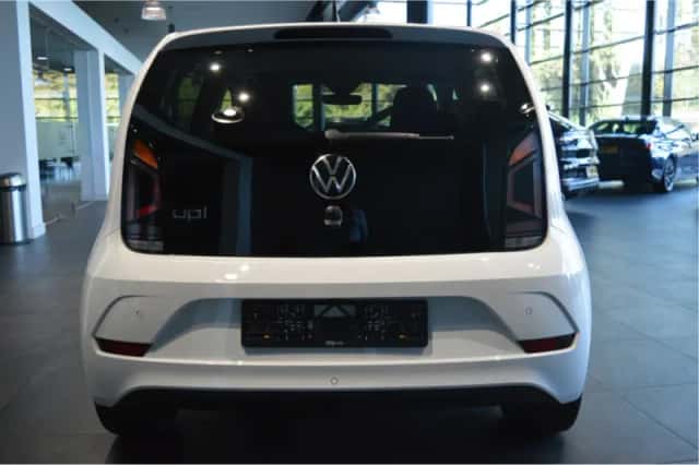Volkswagen Up! (2020) thumbnail 6