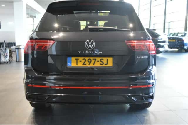 Volkswagen Tiguan (2021) thumbnail 6