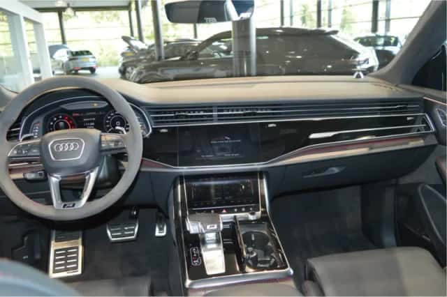 Audi Q8 (2023) thumbnail 2