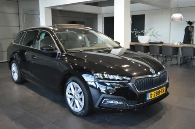 Škoda Octavia (2020) thumbnail 4