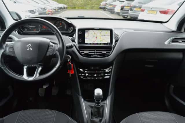 Peugeot 208 (2019) thumbnail 5