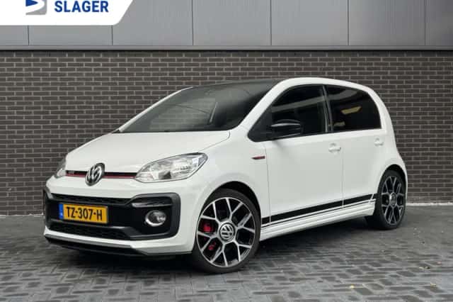 Volkswagen Up! (2018) thumbnail 1