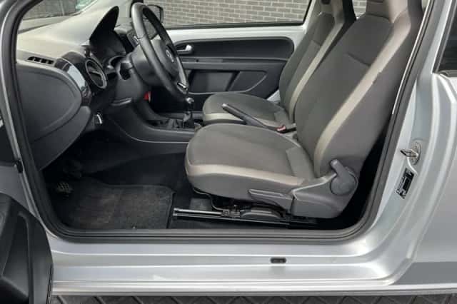 Volkswagen Up! (2013) thumbnail 6