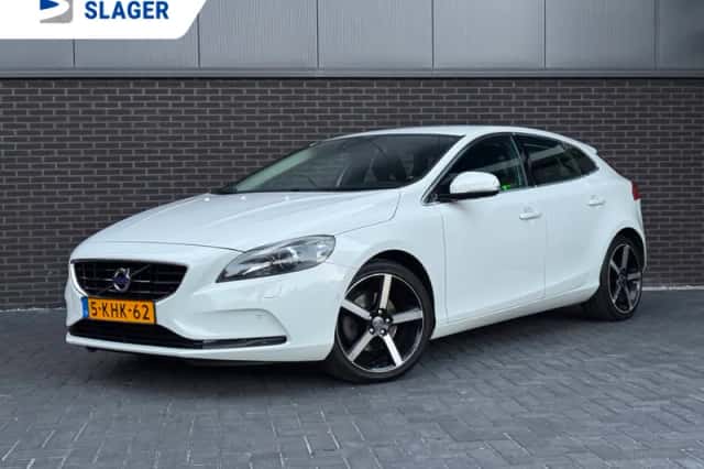 Volvo V40 (2013) thumbnail 1