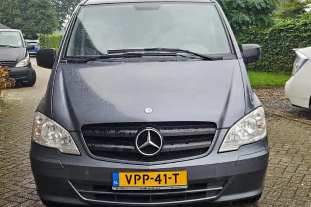 Mercedes-Benz Vito (2012) thumbnail 2