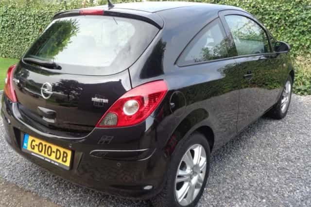 Opel Corsa (2011) thumbnail 6