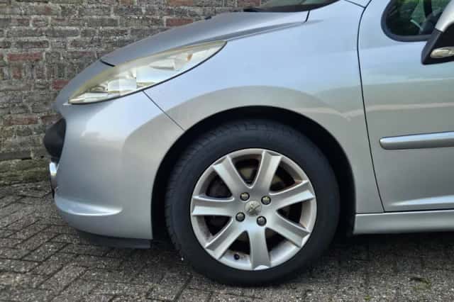 Peugeot 207 (2008) thumbnail 3