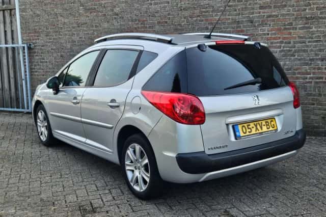 Peugeot 207 (2008) thumbnail 4
