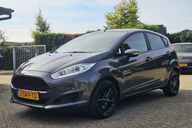 Ford Fiesta (2017) thumbnail 1