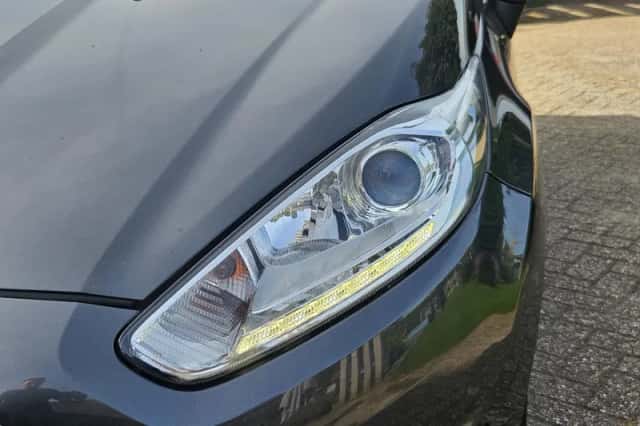 Ford Fiesta (2017) thumbnail 3