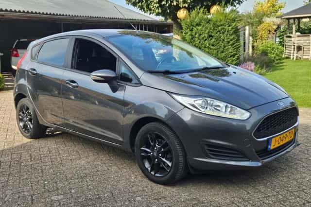 Ford Fiesta (2017) thumbnail 4