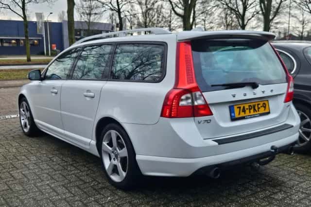 Volvo V70 (2011) thumbnail 3